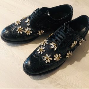 dolce and gabbana rhinestone flower oxfords shoes